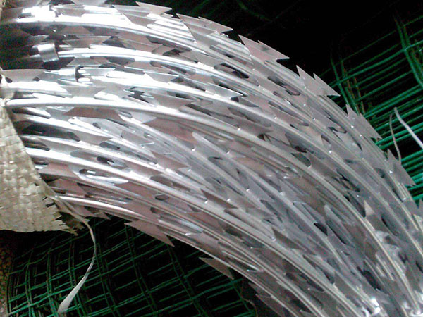 不銹鋼刀片刺繩